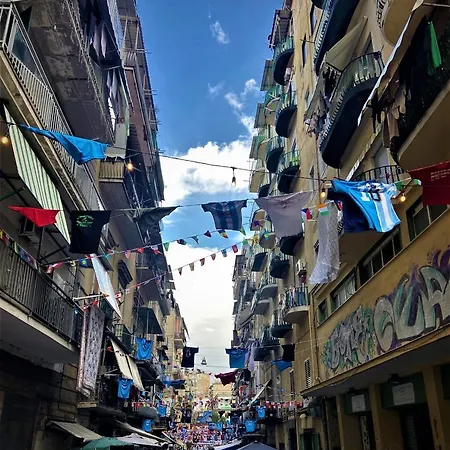 La Casa Sui Gradini Neapol